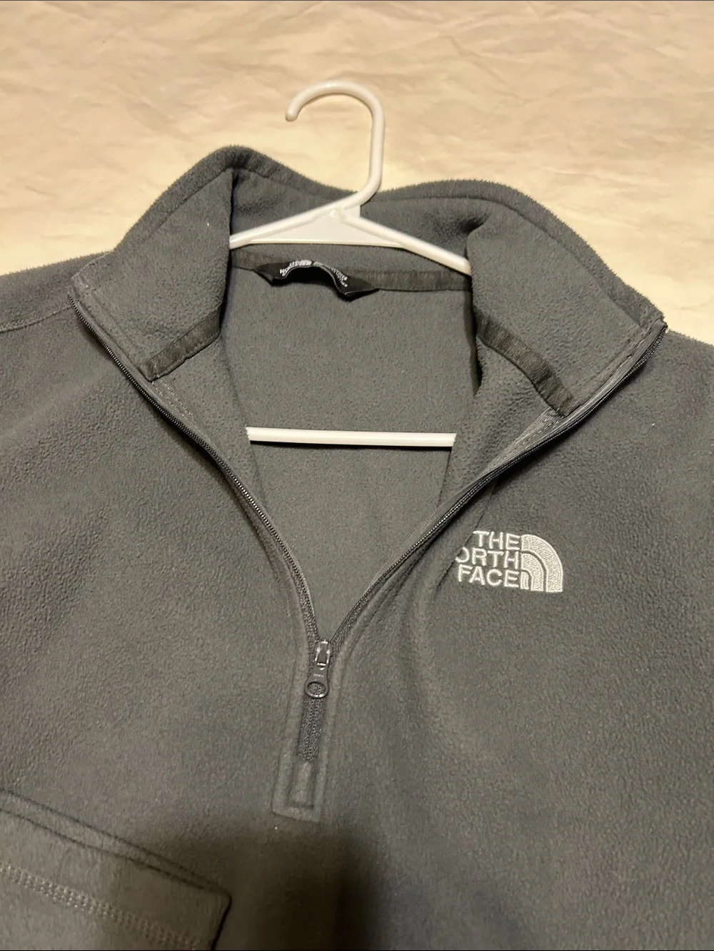 The North Face Men’s Charcoal Gray Half-Zip Fleece Pullover